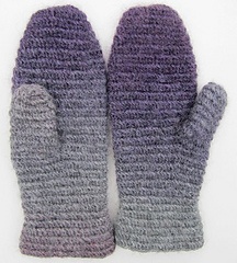 Mittens made with Nalbinding single-needle looping technique