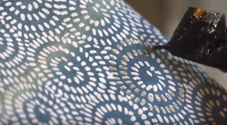 How Batik Fabric Is Made The Brooklyn Refinery Diy Arts And Crafts 